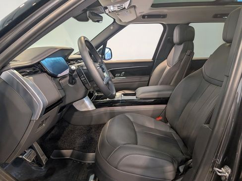 Used 2024 Land Rover Range Rover Long Wheelbase SE image 12