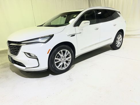 Certified 2023 Buick Enclave Essence w/ Experience Buick Package FWD image 6