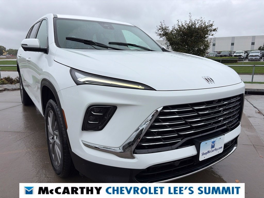 Used 2026 Buick Enclave Preferred FWD image 2