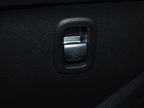 Certified 2025 Mercedes-Benz C 300 4MATIC Sedan image 7