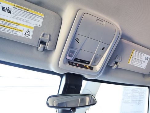 Used 2022 Chevrolet Equinox LT image 48