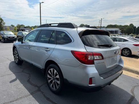Used 2017 Subaru Outback 3.6R Limited AWD/4WD image 5