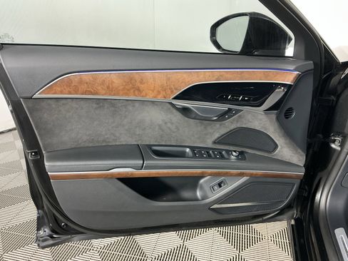 Used 2021 Audi A8 L 4.0T w/ Executive Plus Package image 19