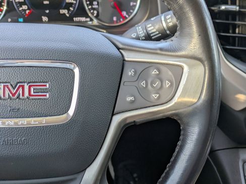 Used 2019 GMC Acadia Denali image 15