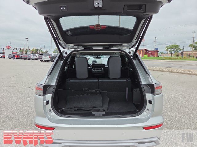 Used 2025 Mitsubishi Outlander AWD image 31