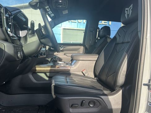 Used 2025 Chevrolet Silverado 1500 RST image 8