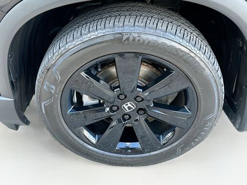 Used 2025 Honda Pilot Black Edition image 36