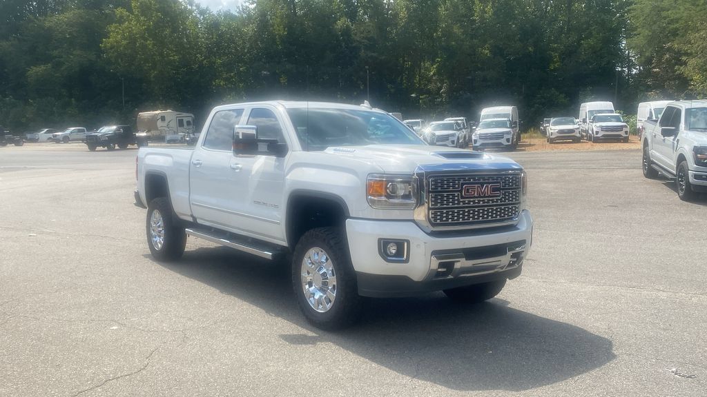 Used 2019 GMC Sierra 2500 Denali w/ Duramax Plus Package AWD/4WD image 3