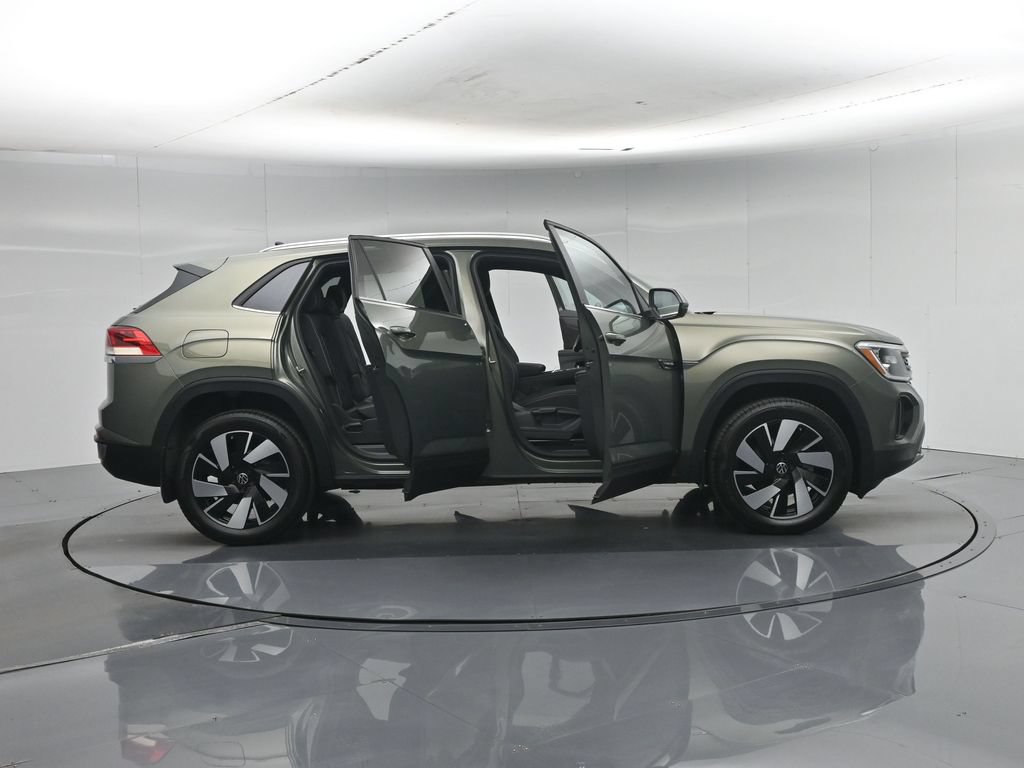Used 2026 Volkswagen Atlas Cross Sport SE FWD image 4