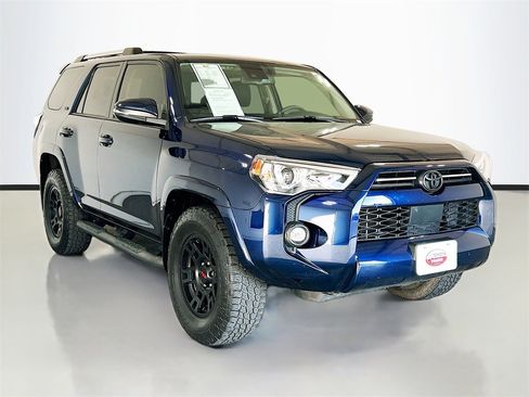 Used 2023 Toyota 4Runner SR5 Premium image 3