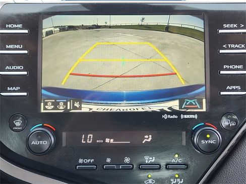 Used 2020 Toyota Camry XLE image 19