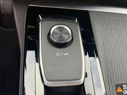 Used 2025 Buick Enclave Preferred image 23