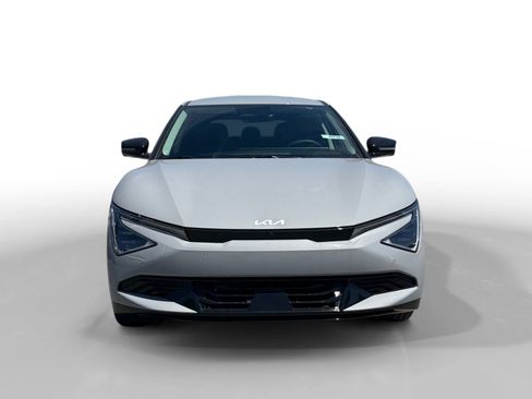 New 2026 Kia EV6 Wind RWD image 8