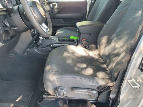 Used 2024 Jeep Wrangler Sahara image 20