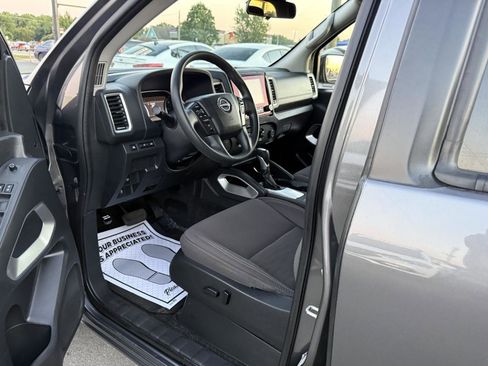 Used 2022 Nissan Frontier SV RWD image 8