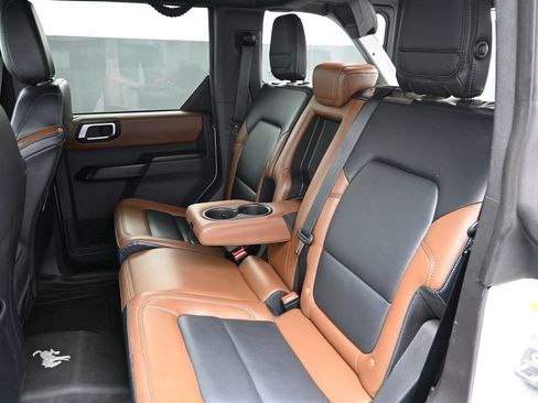 Used 2024 Ford Bronco Outer Banks AWD/4WD image 17