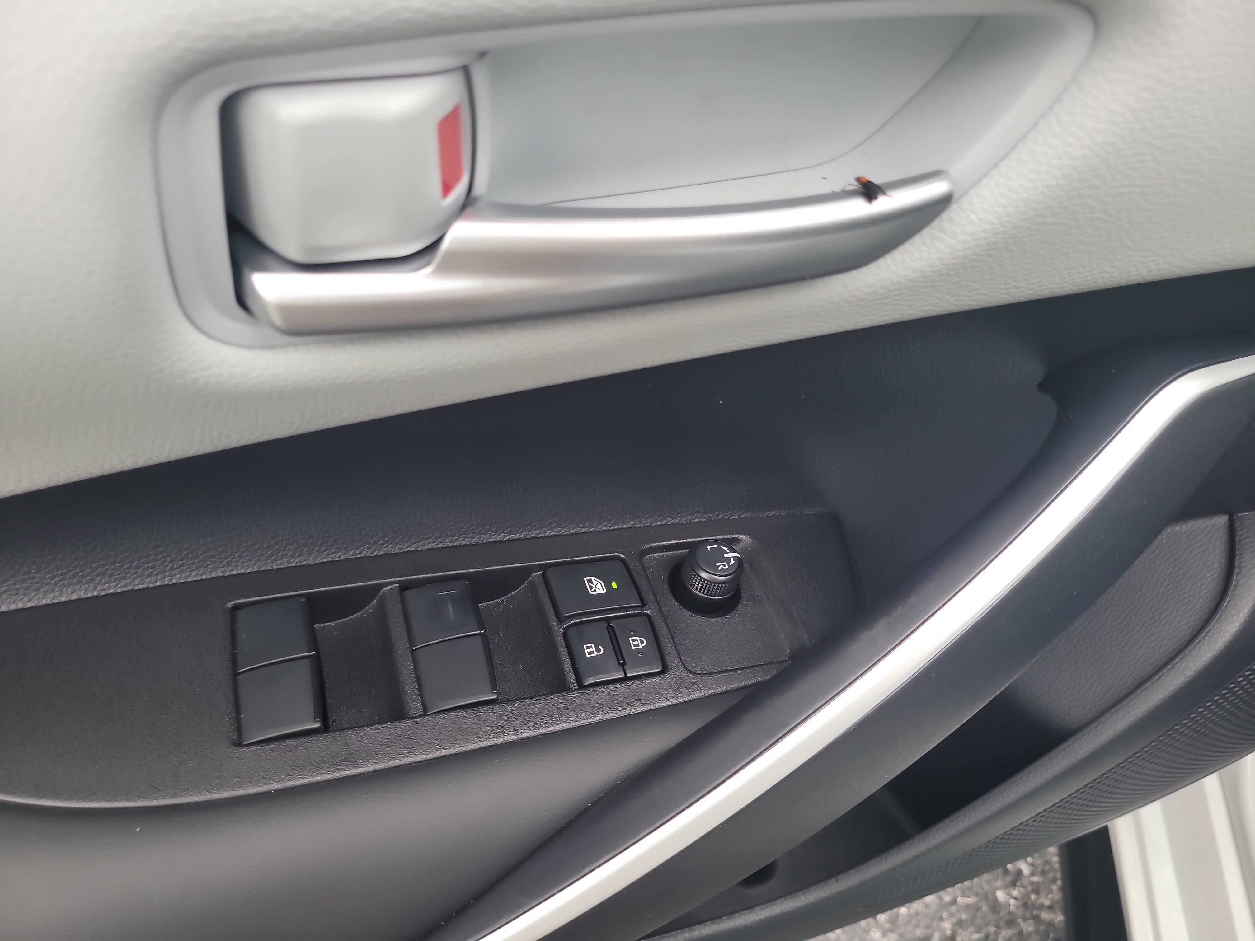 Certified 2025 Toyota Corolla SE FWD image 16