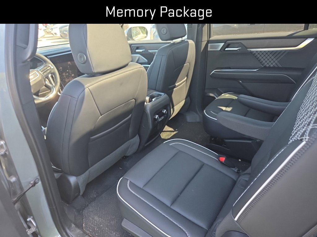 Used 2025 GMC Acadia Denali w/ Super Cruise Package AWD/4WD image 13