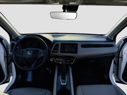 Used 2020 Honda HR-V Touring image 9