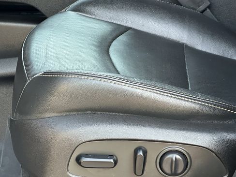 Used 2019 GMC Terrain SLT w/ Preferred Package image 10