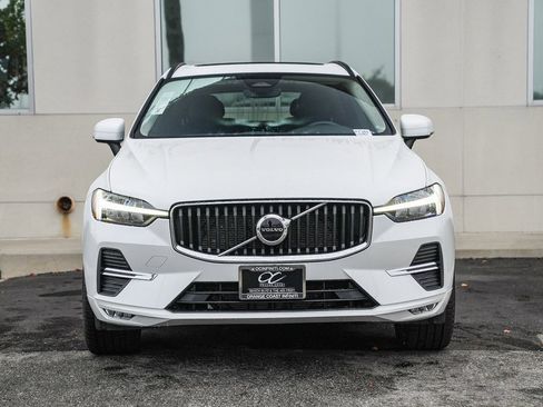 Used 2023 Volvo XC60 B5 Core image 2
