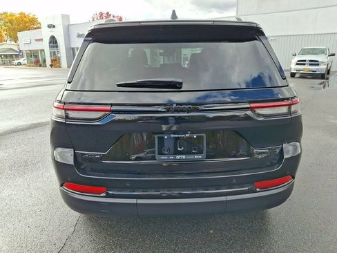 Used 2025 Jeep Grand Cherokee Limited w/ Black Appearance Package AWD/4WD image 6