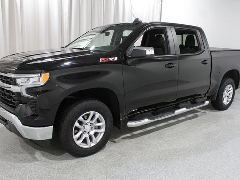 Certified 2022 Chevrolet Silverado 1500 LT w/ Z71 Off-Road Package image 3