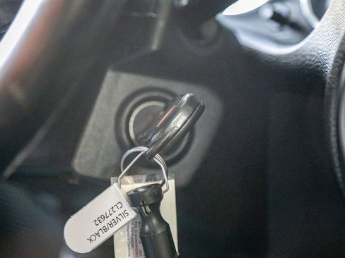 Used 2012 Jeep Wrangler Unlimited Rubicon w/ Connectivity Group image 32