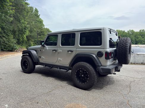 Used 2022 Jeep Wrangler Unlimited Sport w/ Sun And Sound Package AWD/4WD image 2