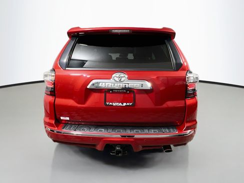 Used 2022 Toyota 4Runner Limited AWD/4WD image 6
