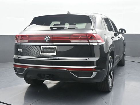 Used 2024 Volkswagen Atlas Cross Sport SE image 5
