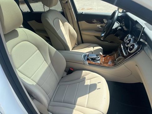 Used 2016 Mercedes-Benz GLC 300 4MATIC image 27