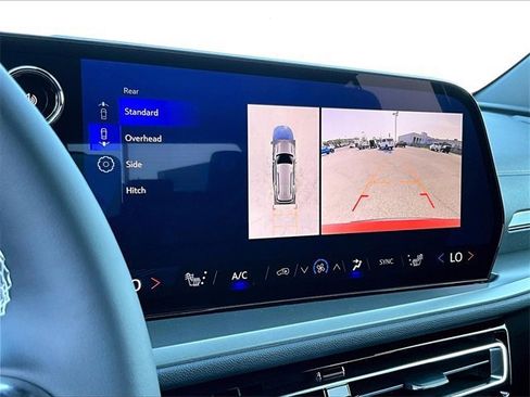 New 2025 Chevrolet Traverse LT w/ Driver Confidence Package image 15