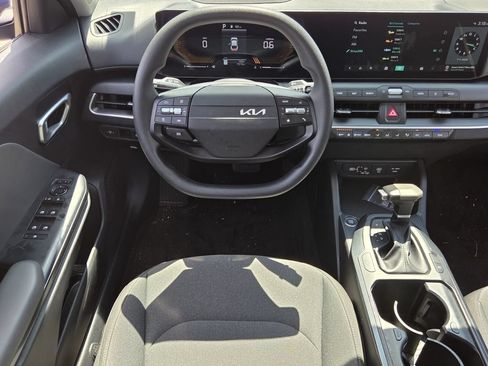 Used 2025 Kia K4 FWD image 13