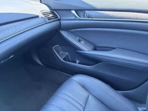 Used 2022 Honda Accord Touring image 33