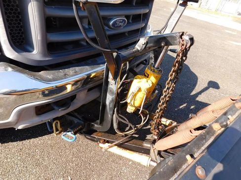 Used 2004 Ford F250 XL image 11