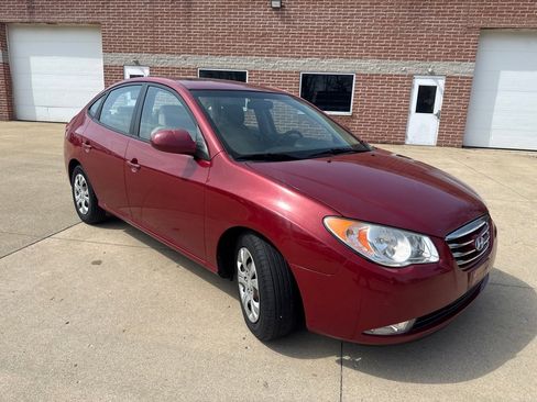 Used 2010 Hyundai Elantra GLS image 3