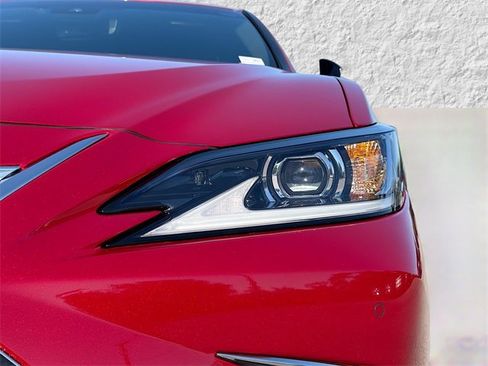 New 2025 Lexus ES 350 w/ Premium Package image 9