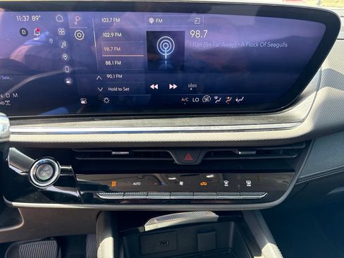 Used 2024 Buick Envision Preferred AWD/4WD image 23