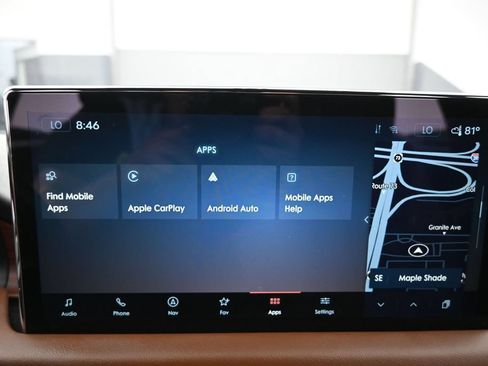 Used 2023 Lincoln Nautilus Reserve w/ Cargo Utility Package AWD/4WD image 10