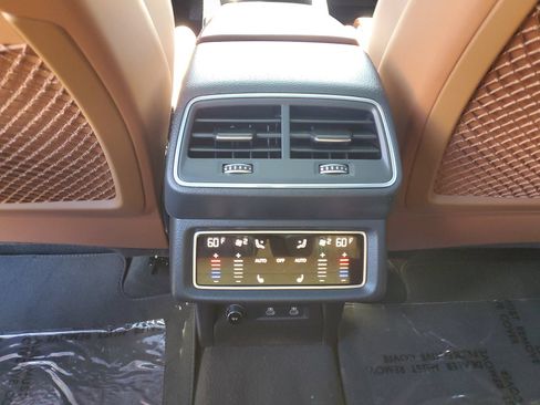 Used 2022 Audi e-tron Chronos AWD/4WD image 9