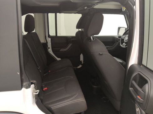 Used 2018 Jeep Wrangler Unlimited Sport S image 19