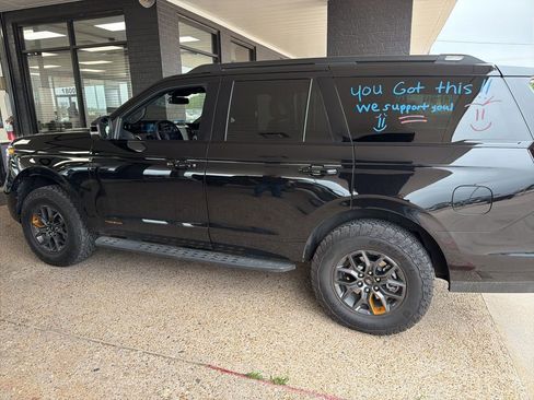 Used 2025 Ford Expedition Tremor AWD/4WD image 1
