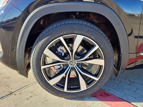 New 2026 Volkswagen Atlas SEL Premium R-Line image 5