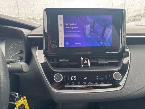Used 2023 Toyota Corolla LE FWD image 44