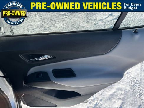 Used 2022 Chevrolet Equinox LT w/ Driver Convenience Package image 35