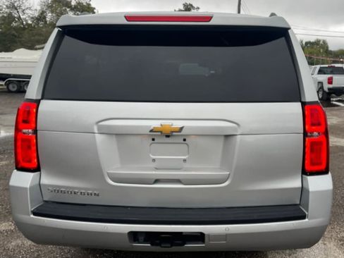 Used 2020 Chevrolet Suburban LT image 6