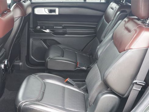 Certified 2022 Ford Explorer Platinum w/ Premium Technology Package AWD/4WD image 22