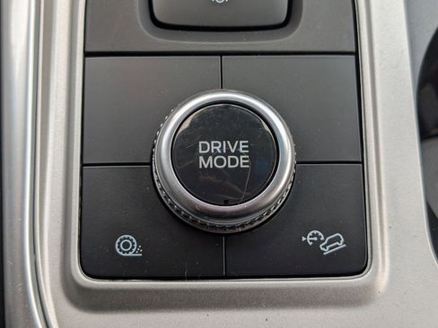 Used 2023 Ford Explorer XLT w/ Equipment Group 202A AWD/4WD image 23