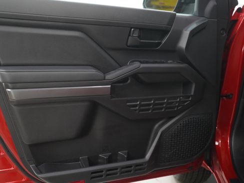 Used 2025 Toyota Tacoma 4x4 Double Cab image 18